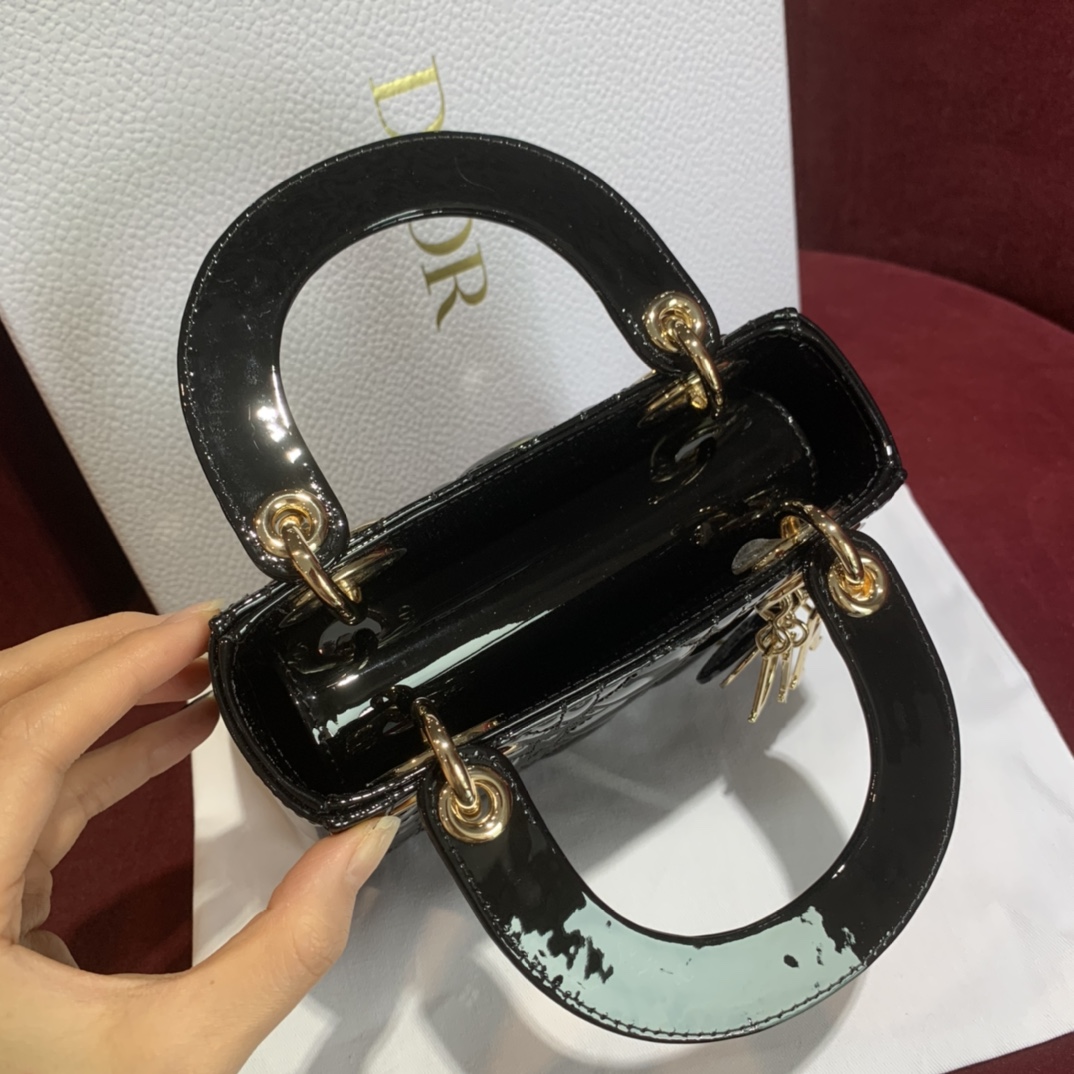 H1322_d22.jpg